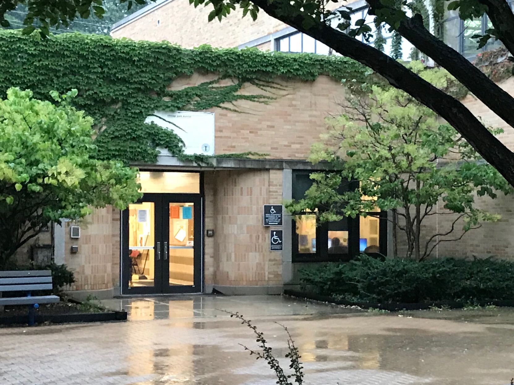 Nichols Park fieldhouse